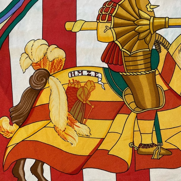 HERMES SCARF Chocs En Plumes Green Vintage Gorgeous Silk ๐ฏ AUTHENTIC - Picture 10 of 16